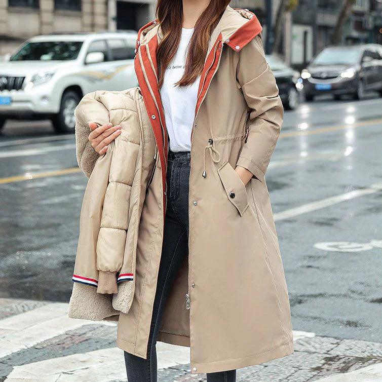 Women's winter parka with hood and fur collar