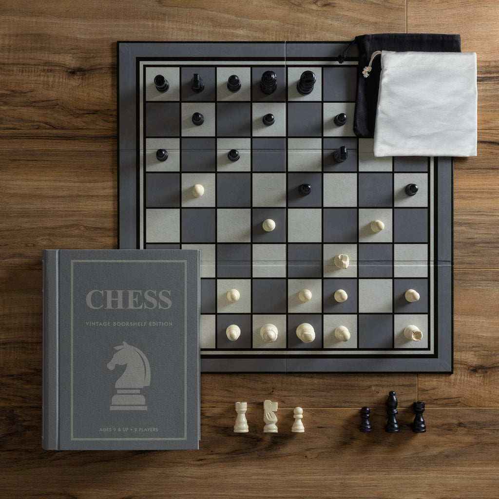 Board Game: Chess Vintage Bookshelf Edition
