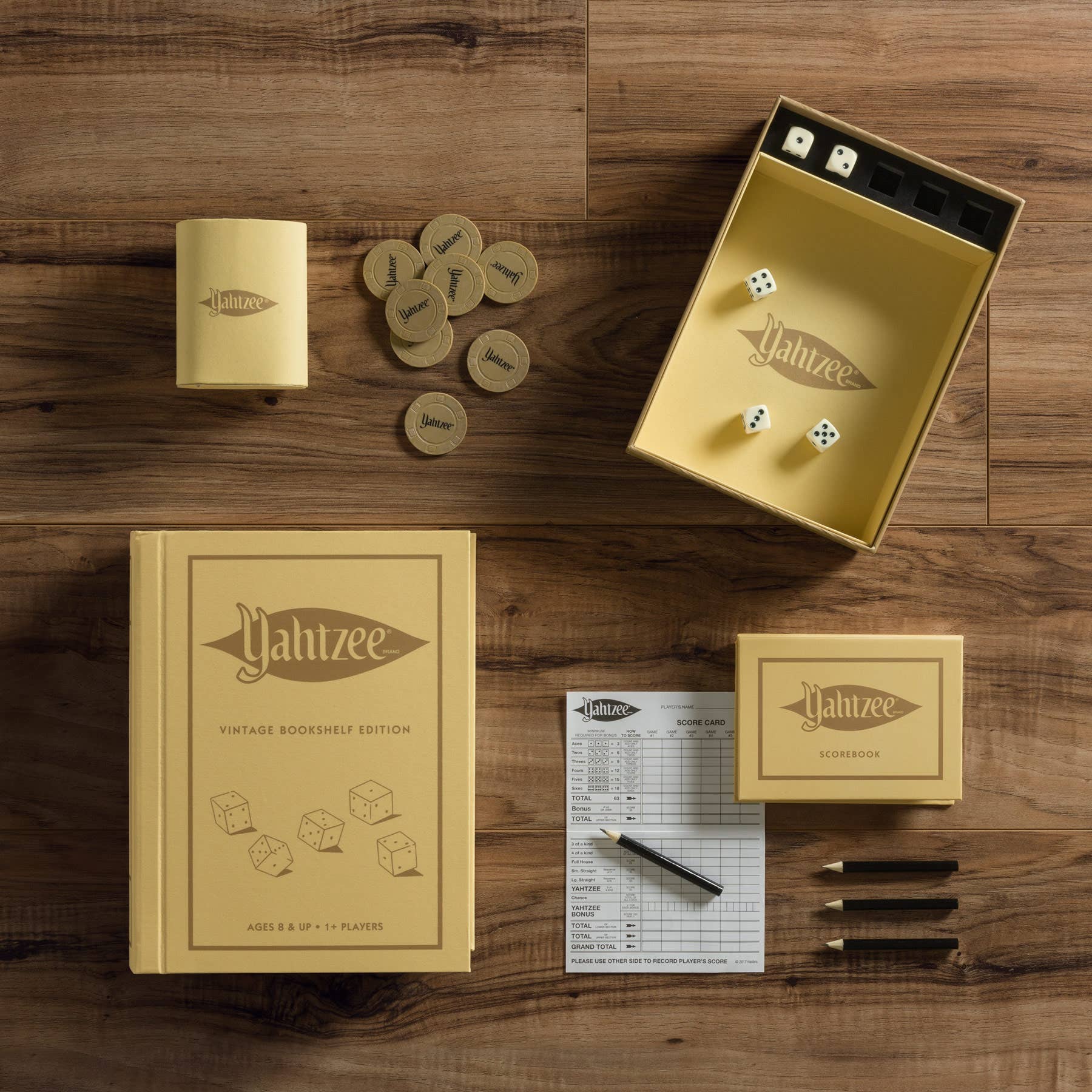 Board Game: Yahtzee Vintage Bookshelf Edition