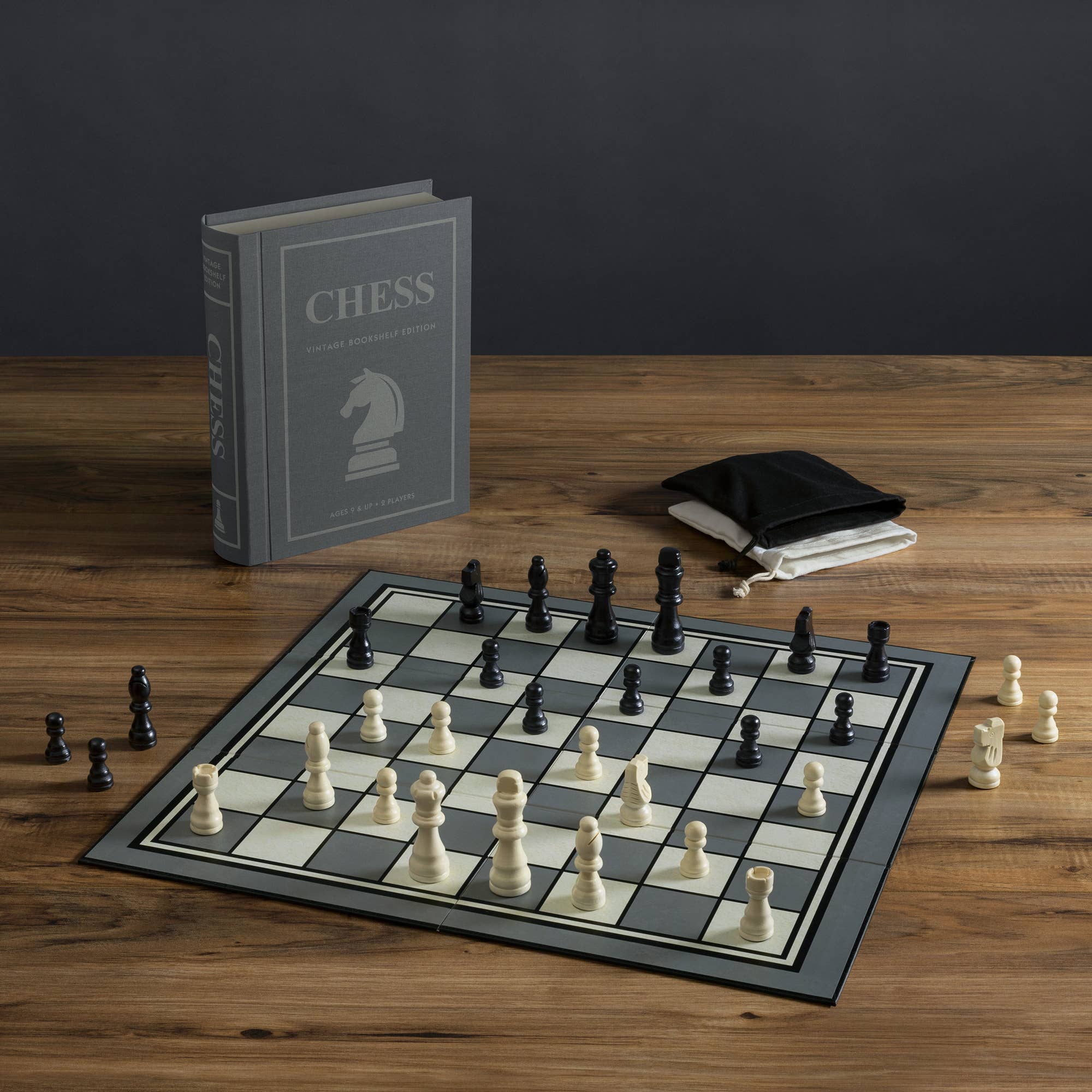 Board Game: Chess Vintage Bookshelf Edition