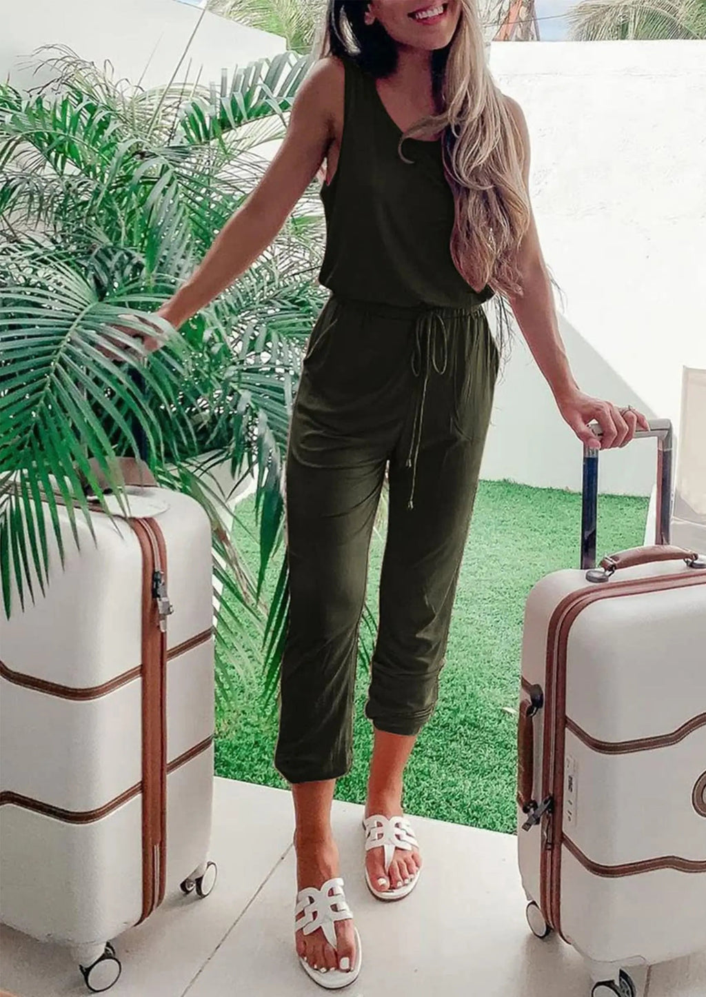 PRETTYGARDEN Two Piece Outfit Sets Casual Sleeveless Crewneck Tops and Sweatpants