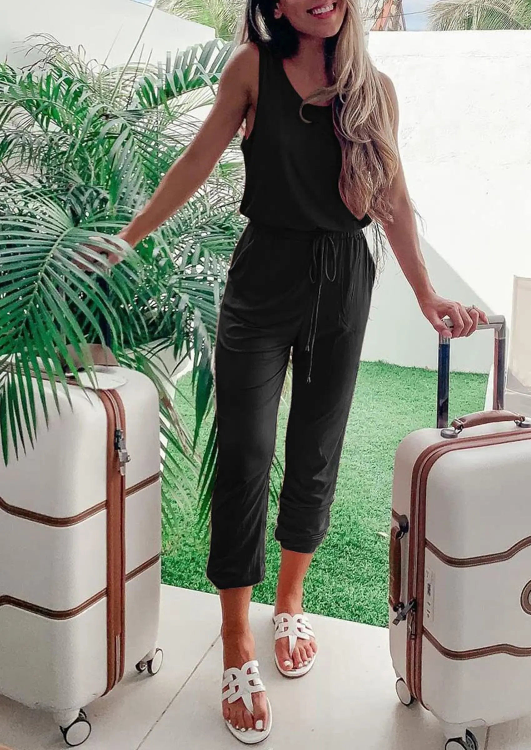 PRETTYGARDEN Two Piece Outfit Sets Casual Sleeveless Crewneck Tops and Sweatpants